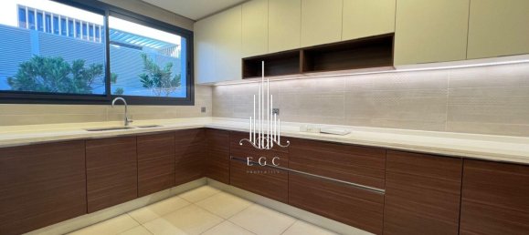 5 bedrooms Villa in Yas Island, UAE No. 39250 26