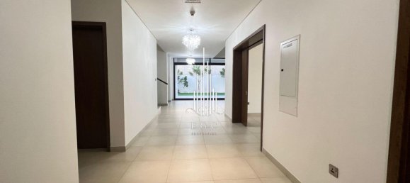 5 bedrooms Villa in Yas Island, UAE No. 39250 23