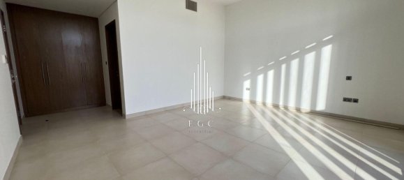 5 bedrooms Villa in Yas Island, UAE No. 39250 4