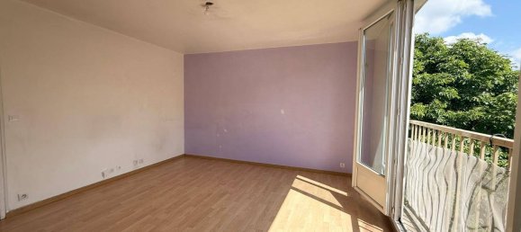 3 bedrooms Apartment in Le Plessis-Trevise, France No. 129689 2