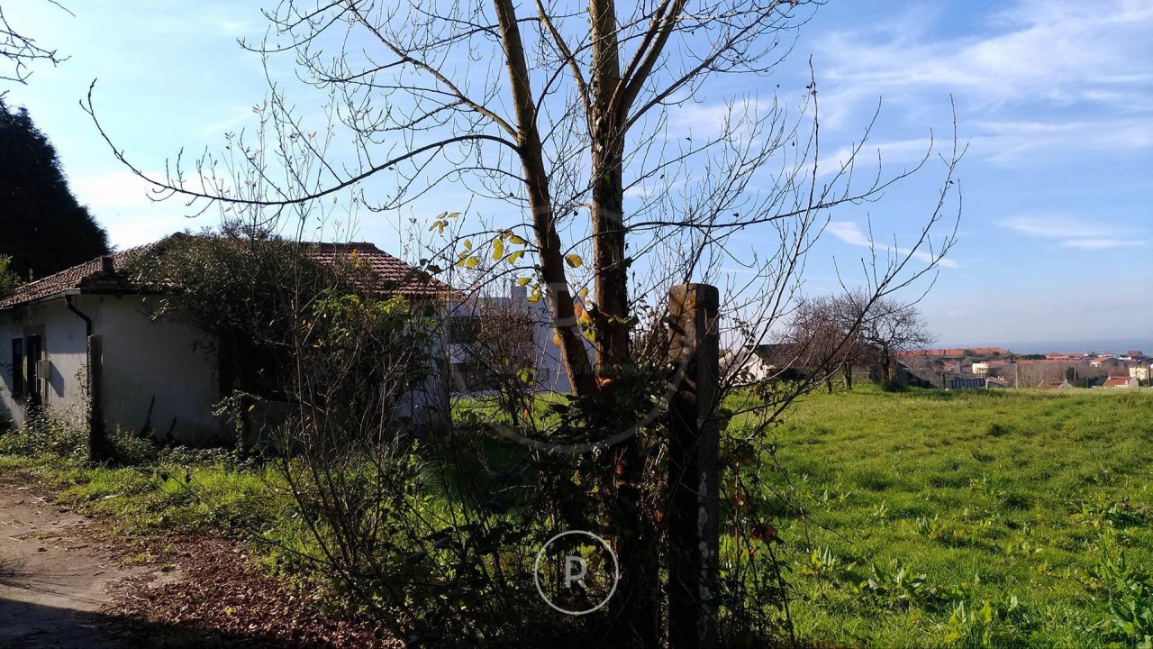 Terreno en Vila Nova de Gaia, Portugal 7510 m² No. 104679