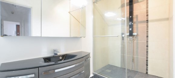 3 chambres Appartement à Courbevoie, France No. 134919 8