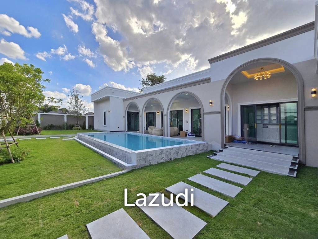 4 bedrooms Villa in Pattaya, Thailand No. 25404