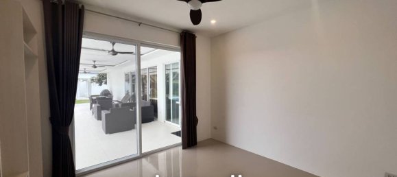 4 bedrooms Villa in Hua Hin, Thailand No. 14323 2