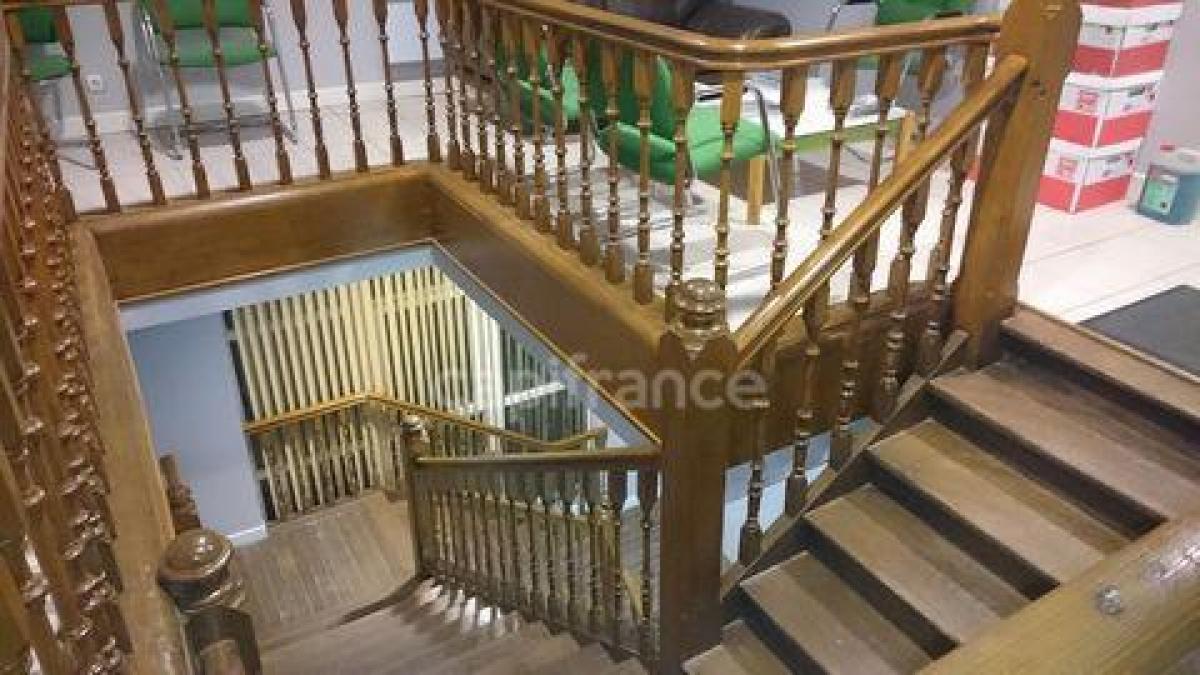 242m² Office in Roubaix, France No. 21096