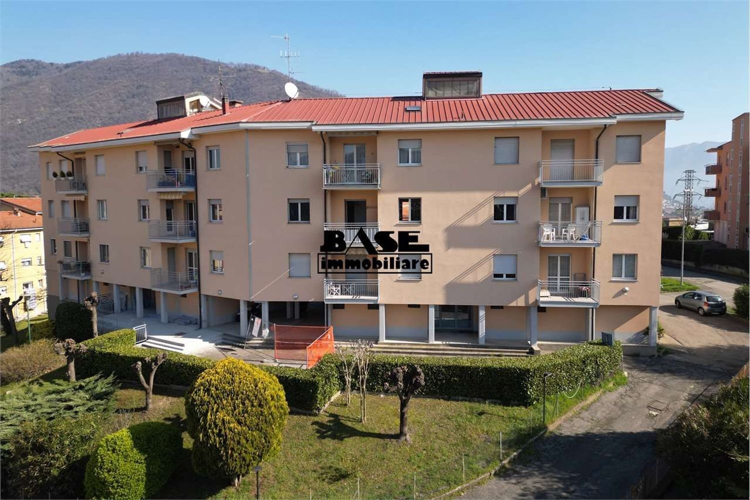 4 rooms Apartment in Como, Italy No. 11510