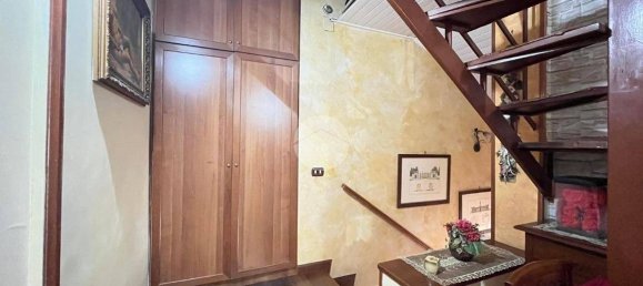 3 غرف نوم منزل ذو طابقين في Giugliano in Campania, Italy رقم 330291 12