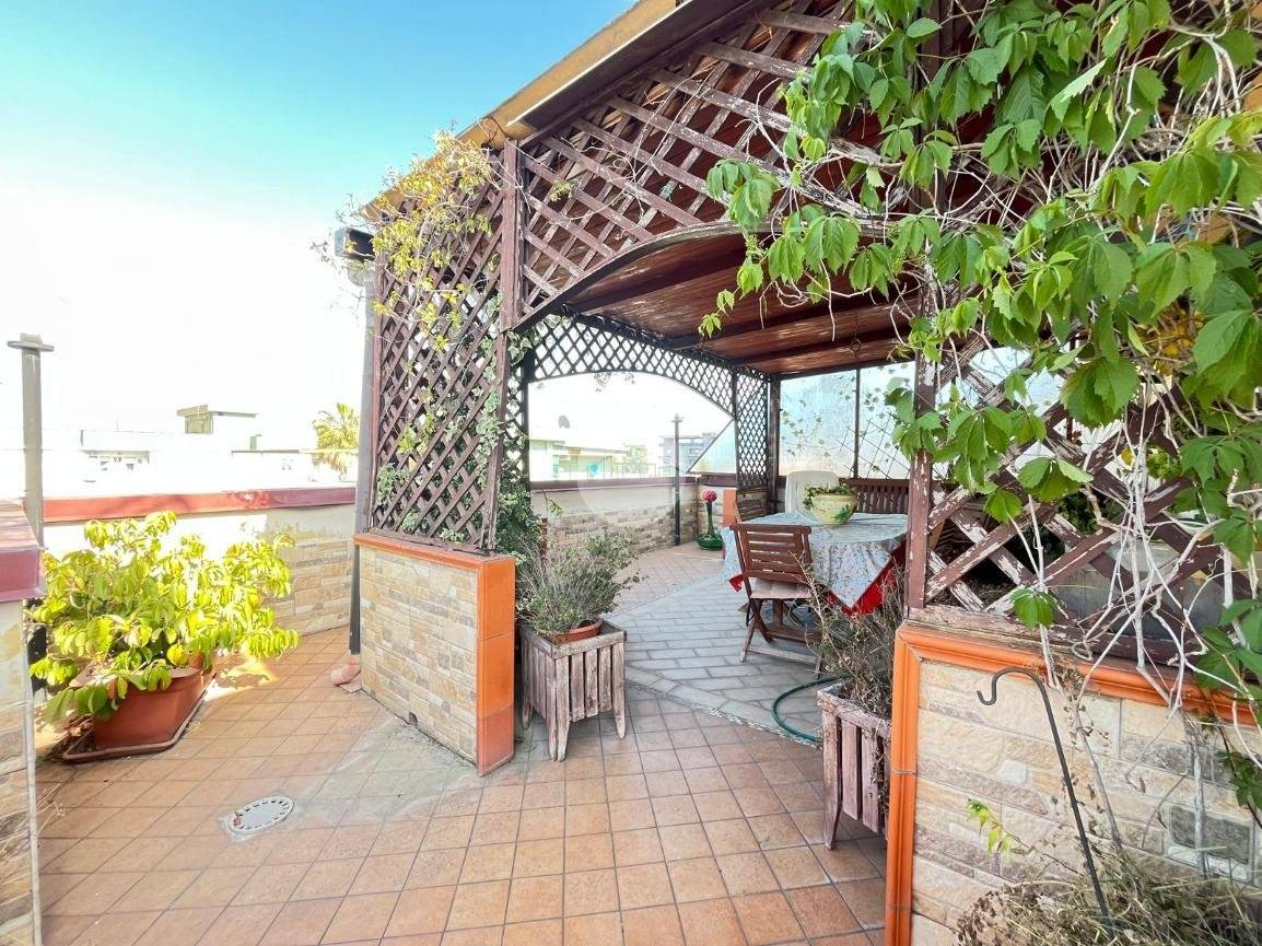 3 غرف نوم منزل ذو طابقين في Giugliano in Campania, Italy رقم 330291