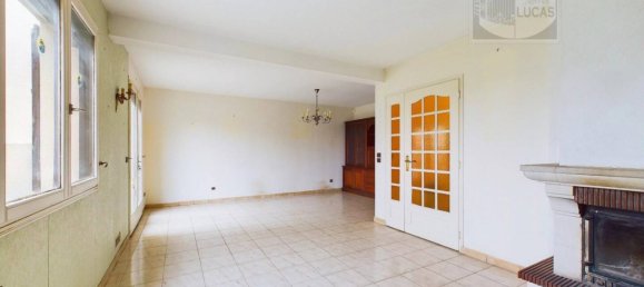 3 bedrooms House in Verrieres-le-Buisson, France No. 134954 8