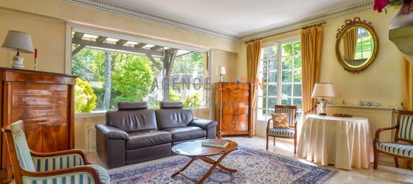 4 chambres Maison à Le Vésinet, France No. 184221 2