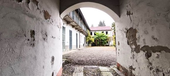 15 chambres Maison à Besozzo, Italy No. 361262 2