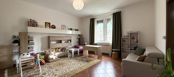 4 rooms Apartment in Trieste, Italy No. 258078 2