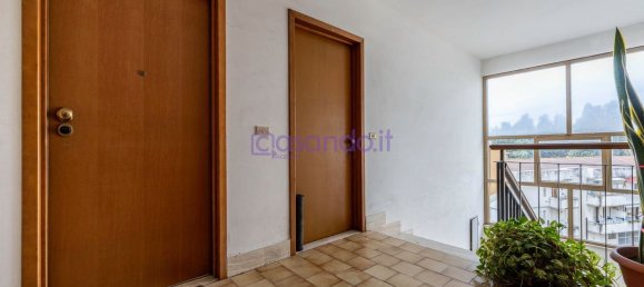 4 rooms Apartment in Pisa, Italy No. 52032 3