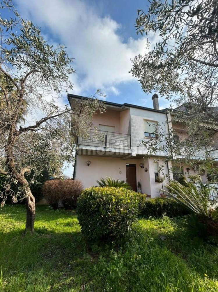 3 Schlafzimmer Villa in Ortona, Italy, Nr. 134482