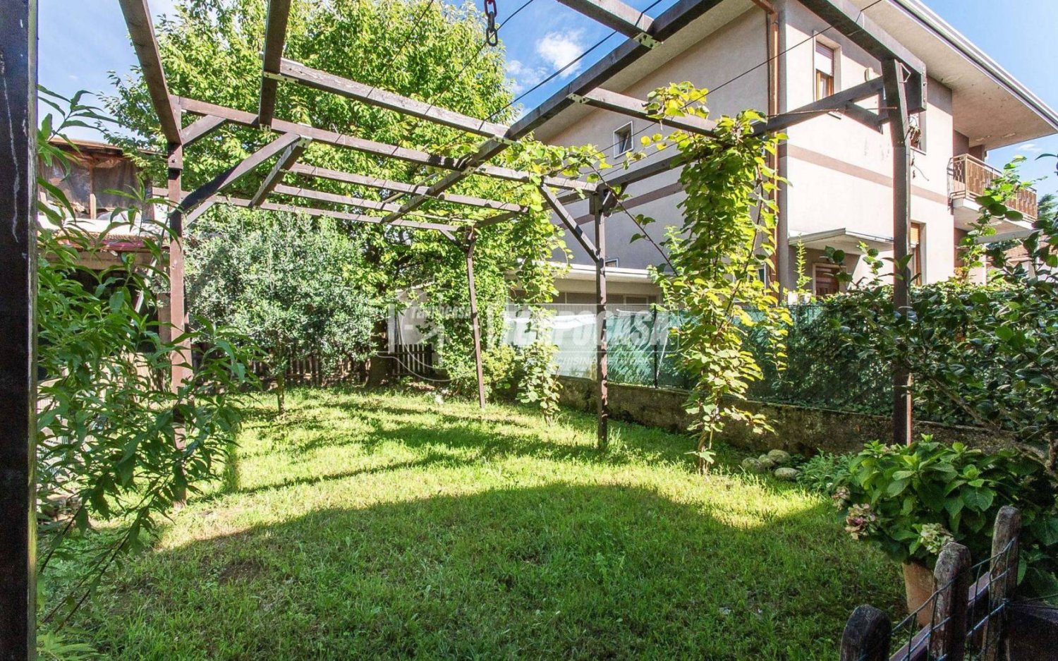 2 chambres Maison à Olgiate Olona, Italy No. 214895