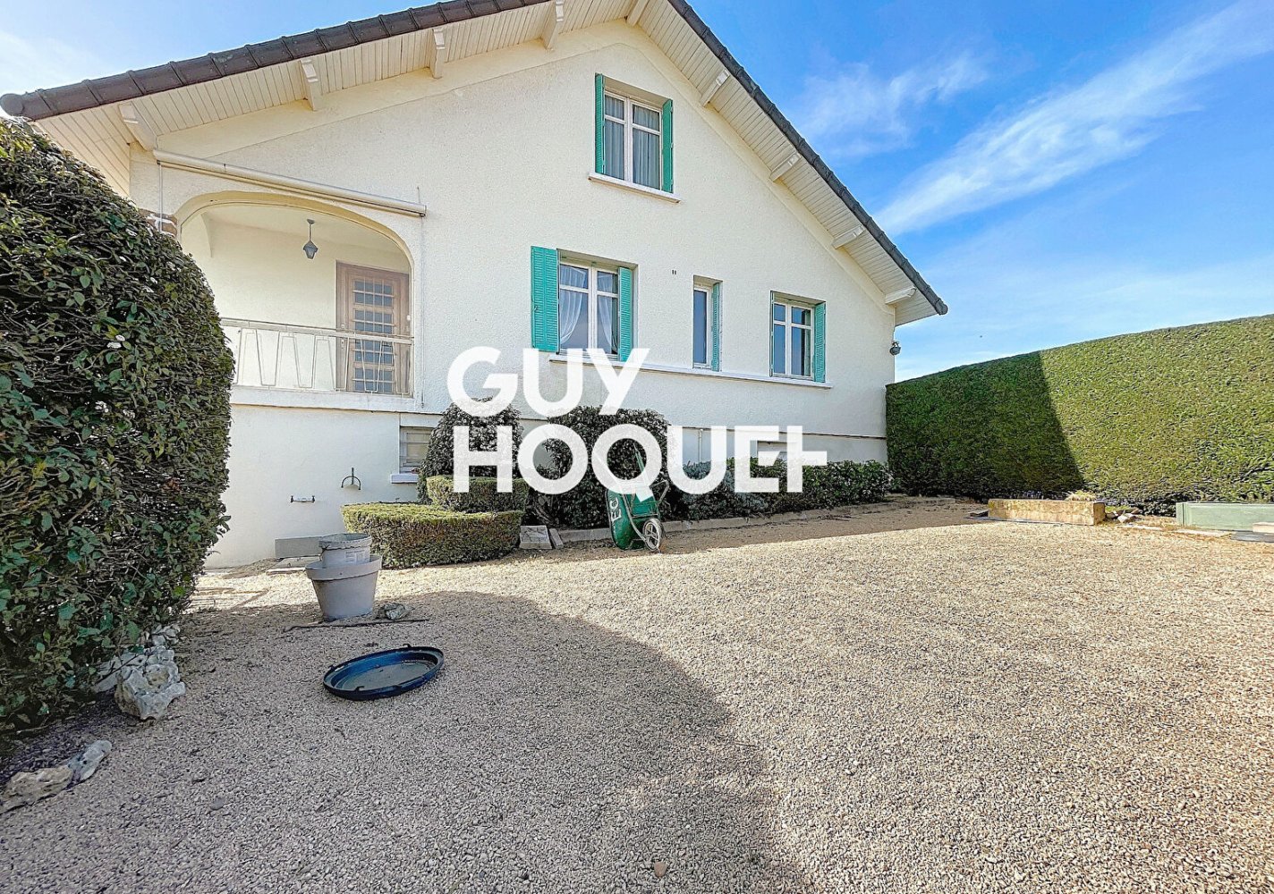 4 bedrooms Castles in La Chapelle-de-Guinchay, France No. 206098