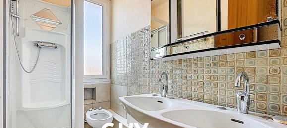 4 bedrooms Castles in La Chapelle-de-Guinchay, France No. 206098 5