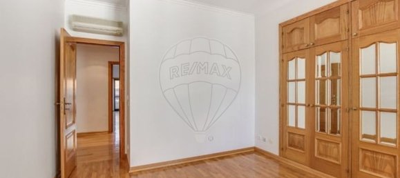 3 bedrooms Apartment in Lisbon, Portugal No. 122380 3