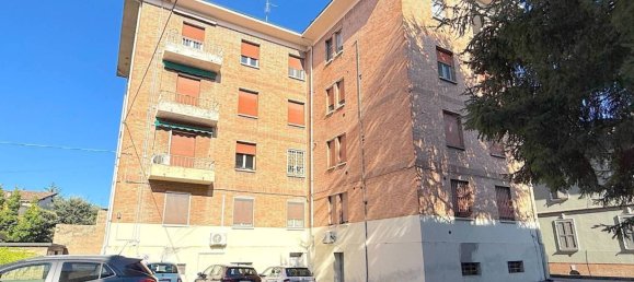 3 bedrooms Apartment in Reggio Emilia, Italy No. 262556 2