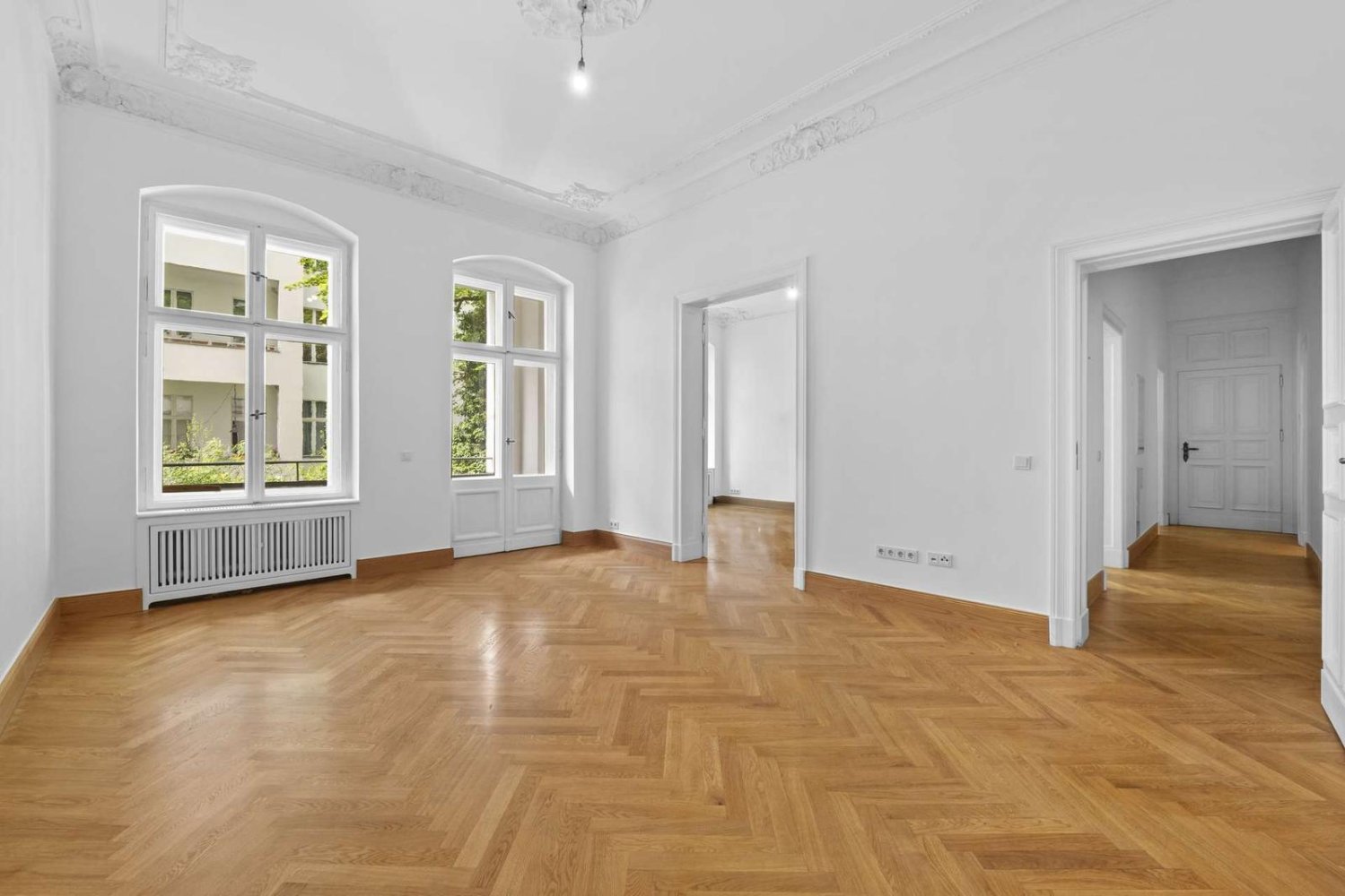 5 rooms Apartment in Charlottenburg, Germany No. 290671