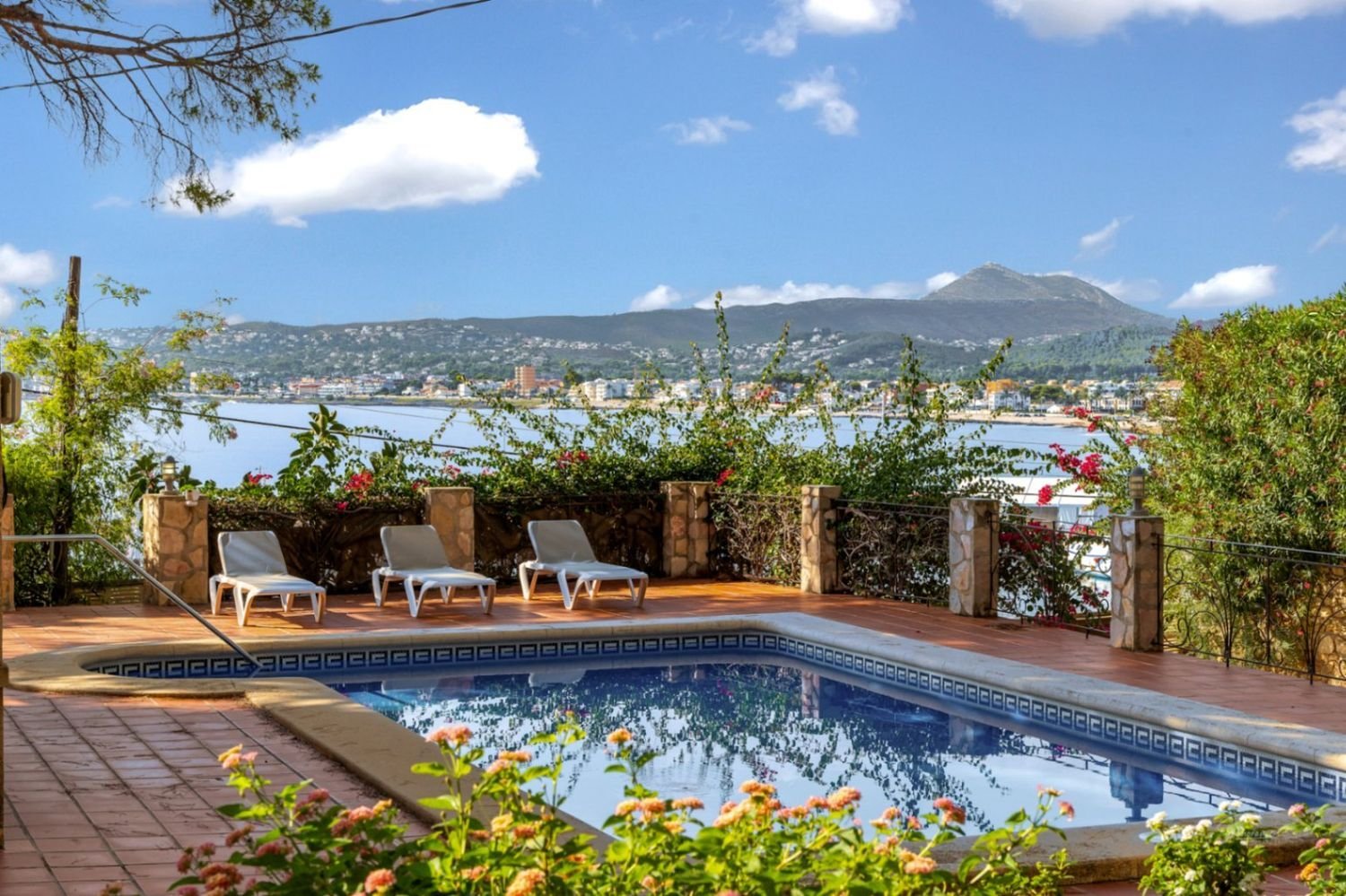 Casa de 5 dormitorios en Alicante, Spain No. 66958