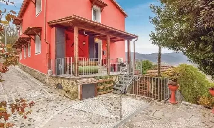 Villa de 9 habitaciónes en Beverino, Italy No. 216233