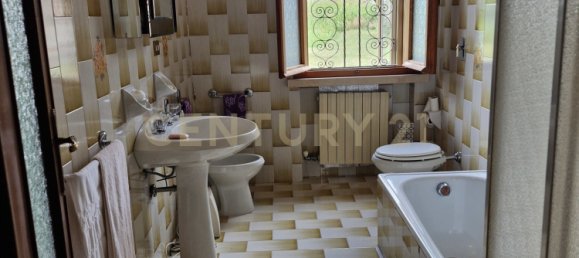 2 bedrooms House in Sanguinetto, Italy No. 279122 11