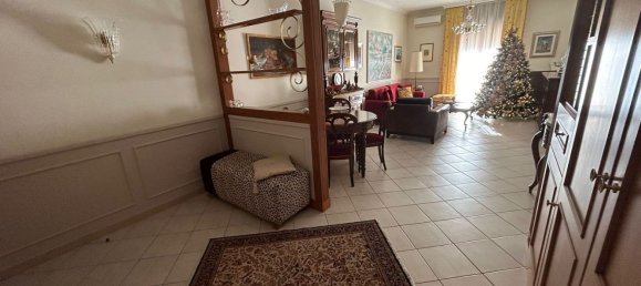 Квартира с 4 комнатами в Чериньола, Италия № 22131 5