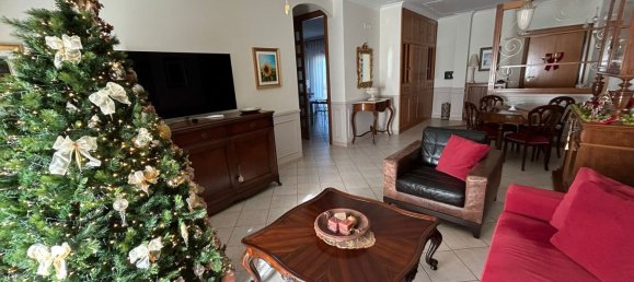 Квартира с 4 комнатами в Чериньола, Италия № 22131 4