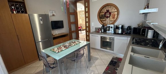 Квартира с 4 комнатами в Чериньола, Италия № 22131 10