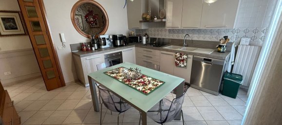 Квартира с 4 комнатами в Чериньола, Италия № 22131 11