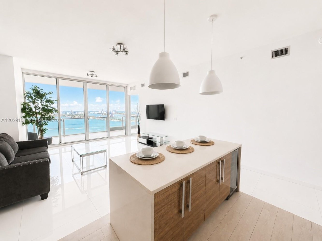 2 Schlafzimmer Gewerbliche Immobilien in Miami, USA, Nr. 615215