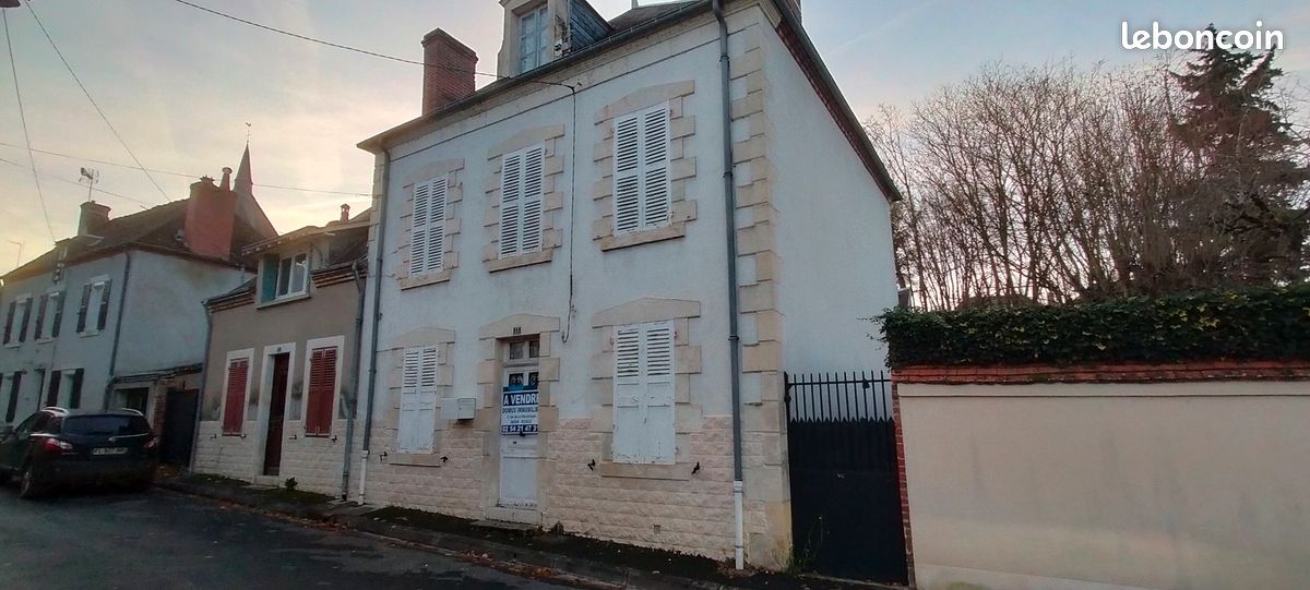 Дом с 3 спальнями в Реи, Франция № 46377