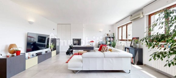 3 Schlafzimmer Wohnung in Pessano con Bornago, Italy, Nr. 316371 6