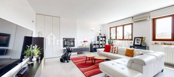 3 Schlafzimmer Wohnung in Pessano con Bornago, Italy, Nr. 316371 5