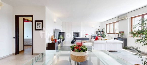 3 Schlafzimmer Wohnung in Pessano con Bornago, Italy, Nr. 316371 15