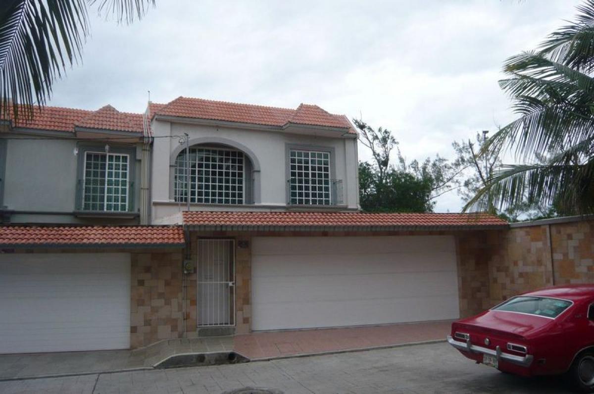 Casa de 5 dormitorios en Veracruz, Mexico No. 215010