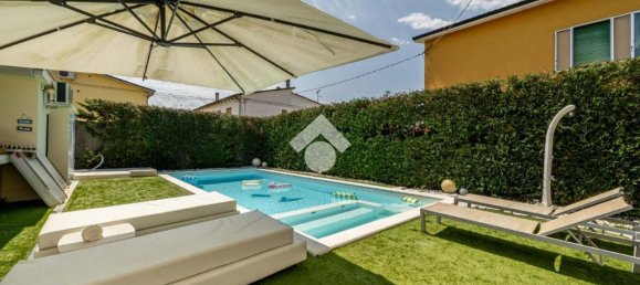 3 bedrooms Villa in Granarolo dell'Emilia, Italy No. 359926 2