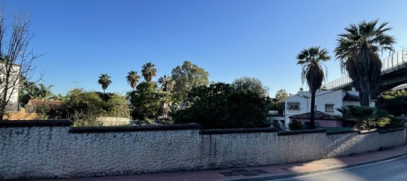 5 bedrooms Villa in Marbella, Spain No. 59945 3