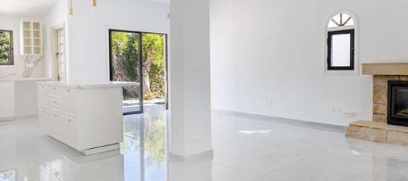 Коммерческая недвижимость с 3 спальнями в Тала, Пафос, Кипр № 9631 3