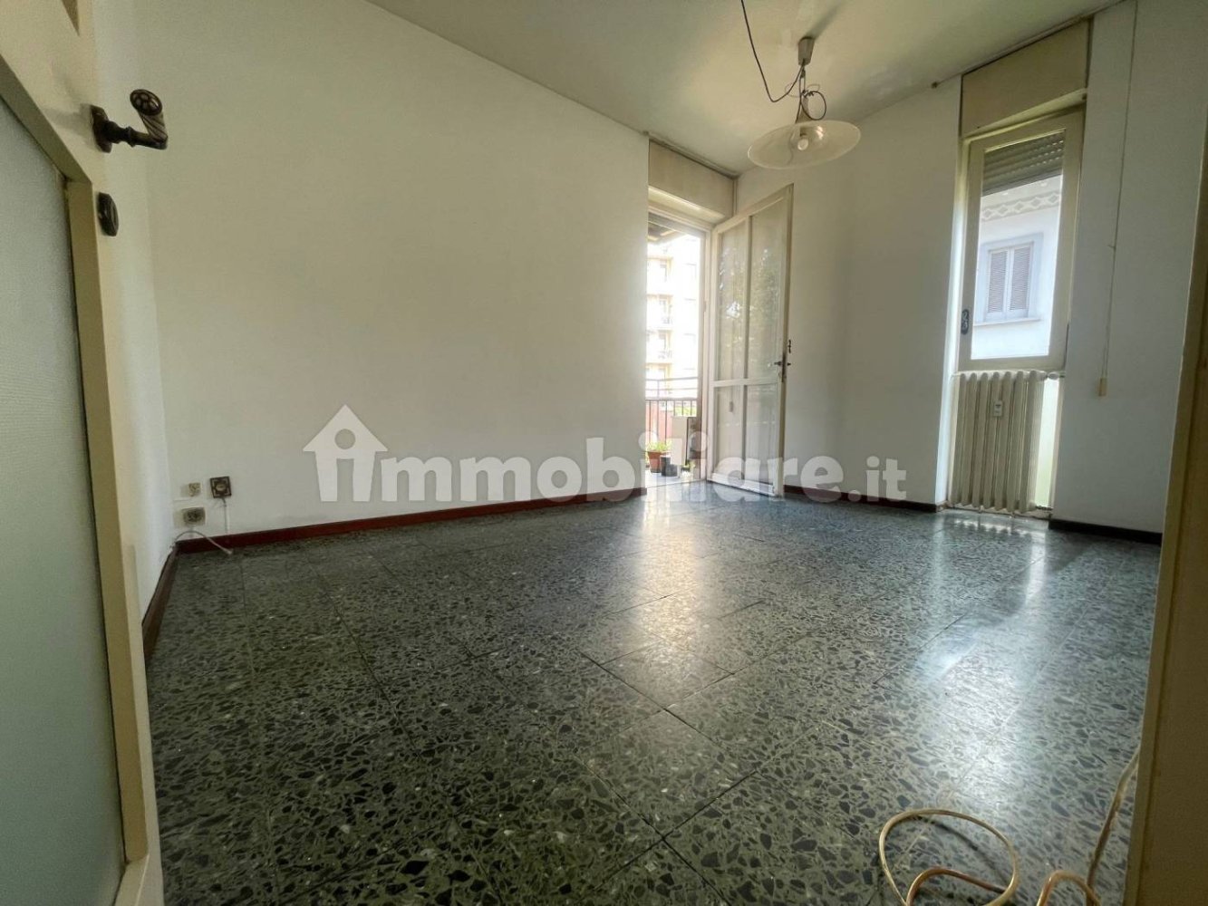 Квартира с 1 спальней в Монца, Италия № 336006