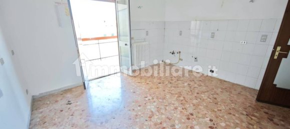 Квартира с 2 спальнями в Бари, Италия № 371107 17