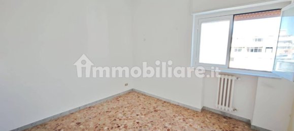 Квартира с 2 спальнями в Бари, Италия № 371107 4