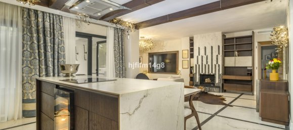 3 bedrooms Apartment in Marbella, Spain No. 146610 3