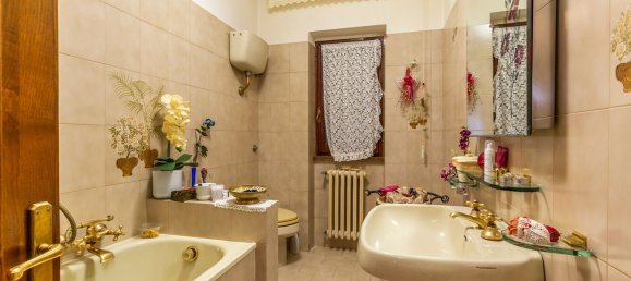 8-Zimmer Villa in Cortona, Italy, Nr. 110923 24
