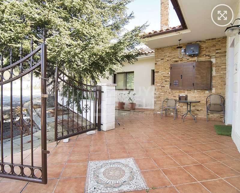 Villa de 4 dormitorios en Pera Pedi, Cyprus No. 20978