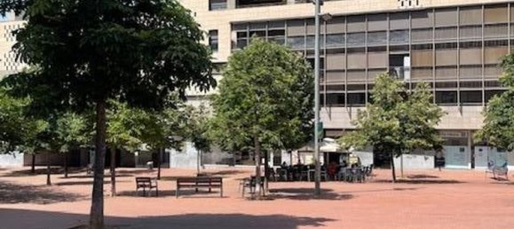 4 bedrooms Apartment in Terrassa, Spain No. 152263 4