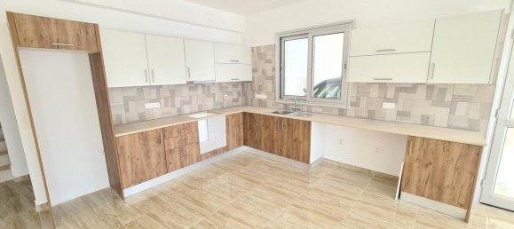 4 bedrooms House in Paphos, Cyprus No. 9656 5