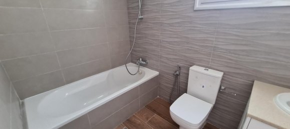 4 dormitorios propiedad comercial en venta en Paphos, Cyprus № 9656 15