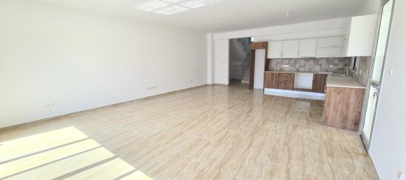 4 dormitorios propiedad comercial en venta en Paphos, Cyprus № 9656 4
